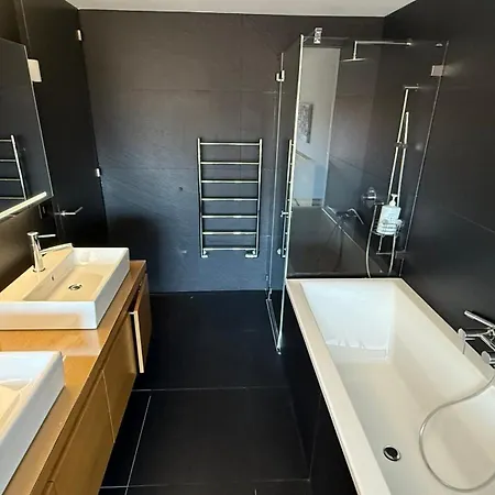 アパート Au Centre De Montana *